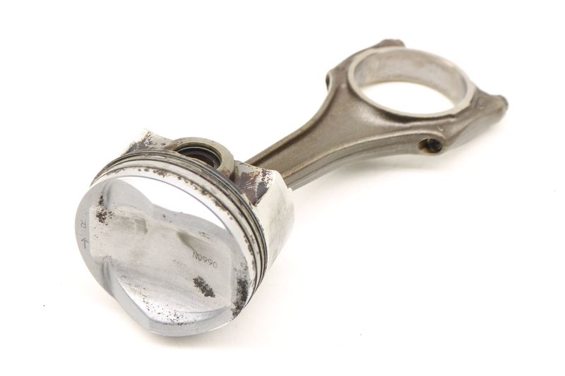 Piston w/ Connecting Rod 06E107066DM — Used (SKU 413968)