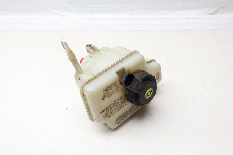 Brake Fluid Reservoir / Tank 8J1611301 — Used (SKU 677366)