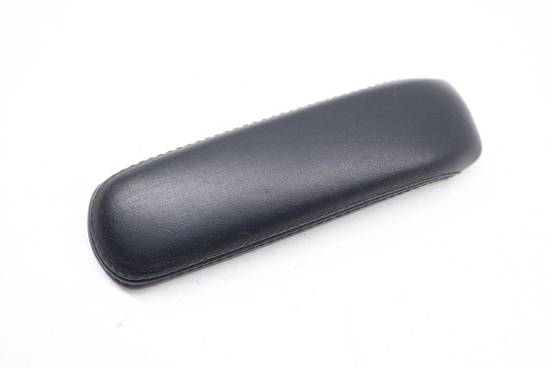 Center Armrest / Arm Rest 8J0864209 — Used (SKU 677228)
