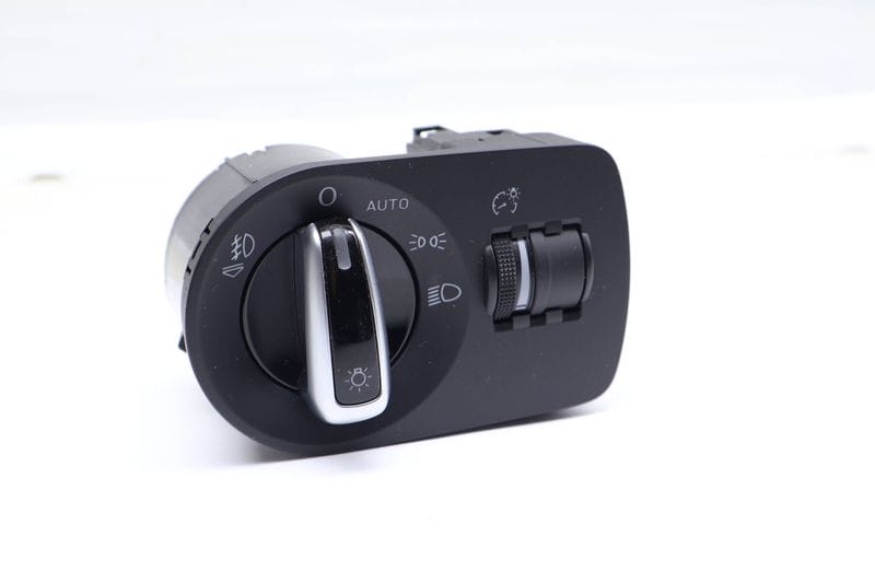 Headlight / Fog Light Switch 8J1941531AF — Used (SKU 677173)
