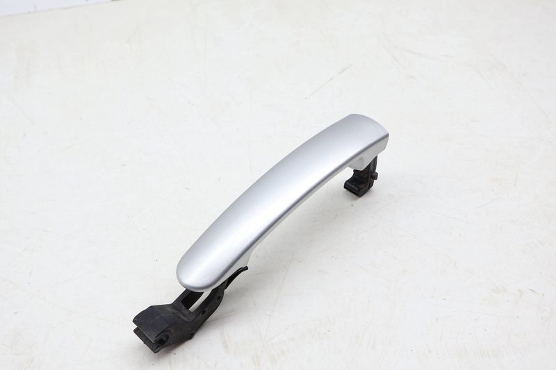 Exterior Door Handle 8J0837205 — Used (SKU 677074)