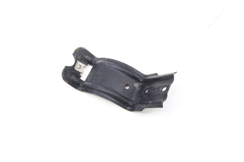 Bumper Holder / Mount Bracket 8J0807773 — Used (SKU 677316)