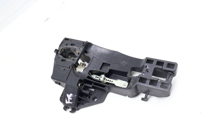 Exterior Door Handle Bracket 8J0837886 — Used (SKU 677125)