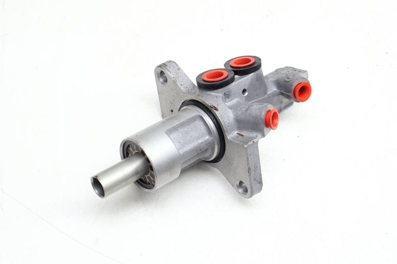 Brake Master Cylinder 34336785664 — Used (SKU 654642)