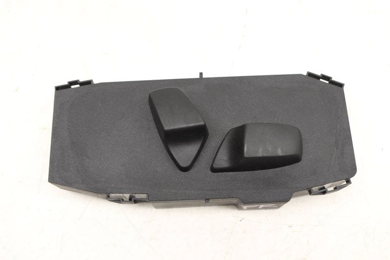 Seat Adjustment Switch 61319265262 — Used (SKU 529158)