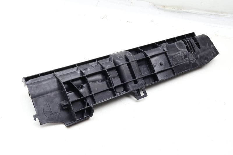 Radiator Module Carrier / Cover 17107524912 — Used (SKU 654602)