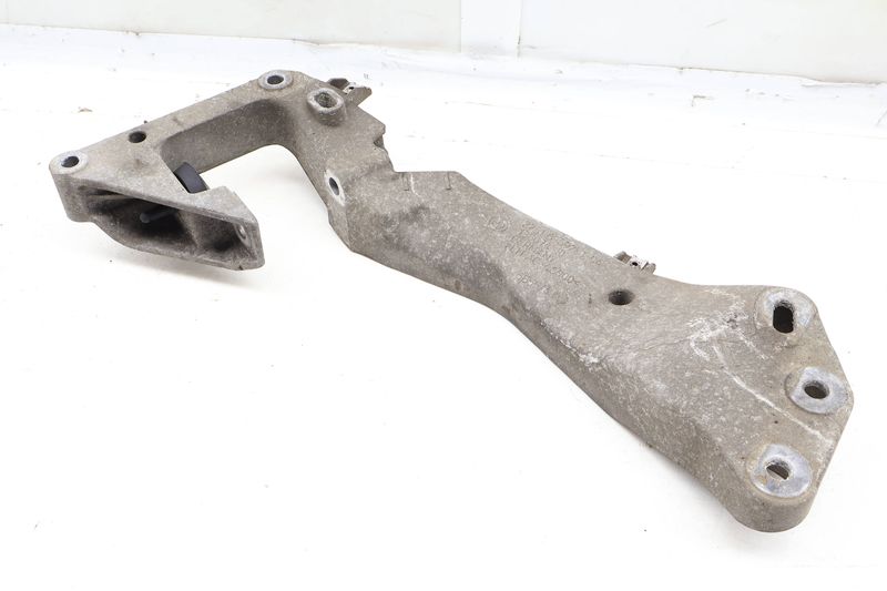 Transmission Gearbox Support Bracket 22116769281 — Used (SKU 654655)