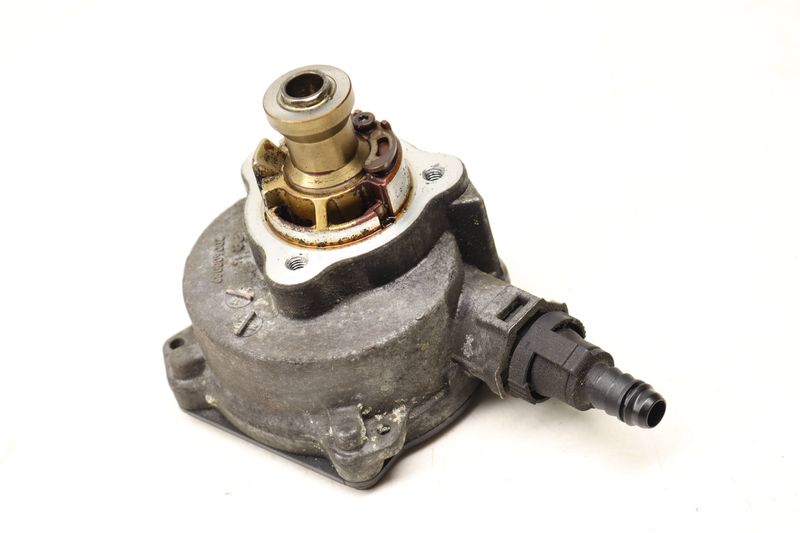 Vacuum Pump 11667558344 — Used (SKU 529276)