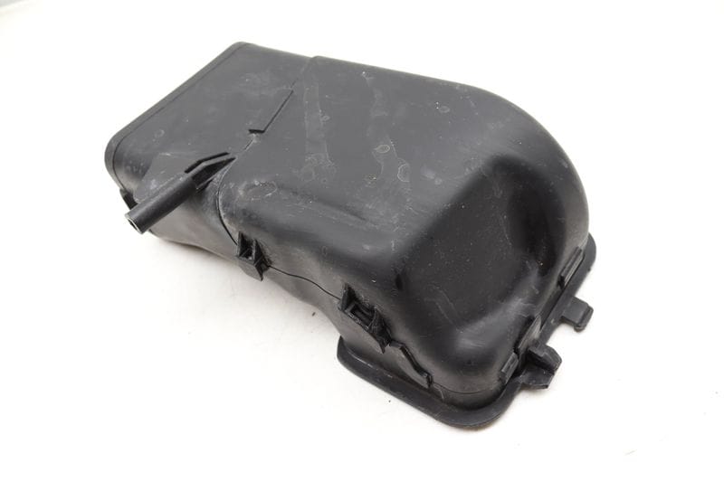Air Intake Duct / Tube 13717577471 — Used (SKU 458402)