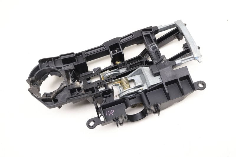 Exterior Door Handle Bracket 51217187228 — Used (SKU 621152)