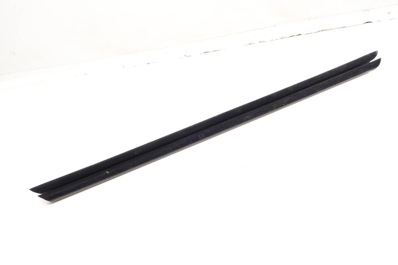 Door Window Slot Seal / Trim (INNER) 51337182278 — Used (SKU 621049)