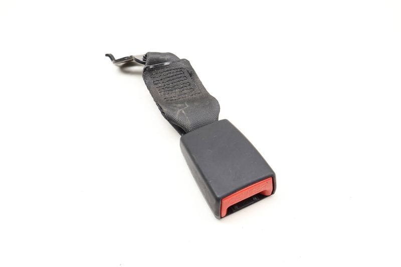 Center Seat Buckle / Receiver 72117238665 — Used (SKU 621040)