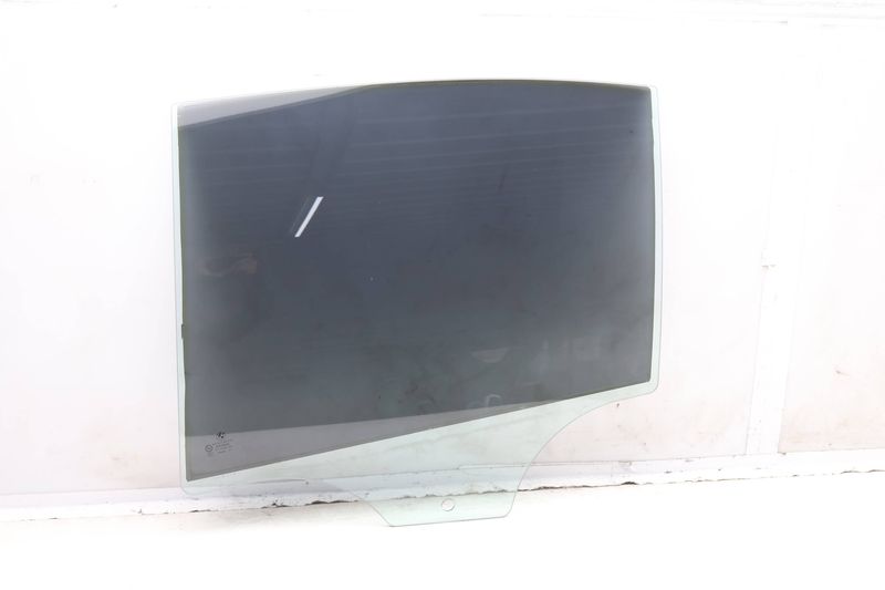 Door Window Glass 51357182117 — Used (SKU 621000)