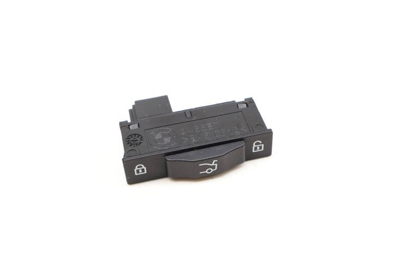 Trunk Lid Lock / Release Switch 61319253779 — Used (SKU 621124)
