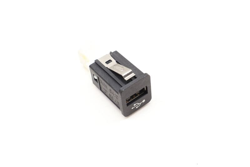 USB Socket / Port 84109237656 — Used (SKU 621126)