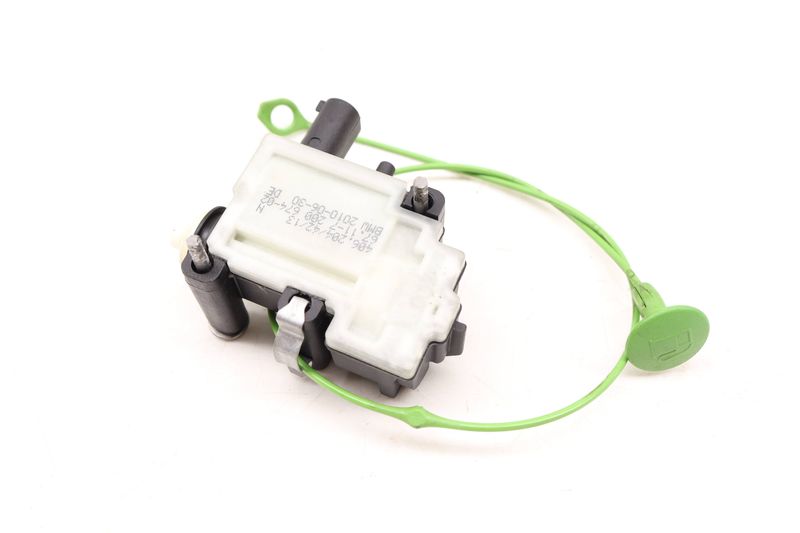 Gas / Fuel Door Lock Actuator 67117200674 — Used (SKU 448016)