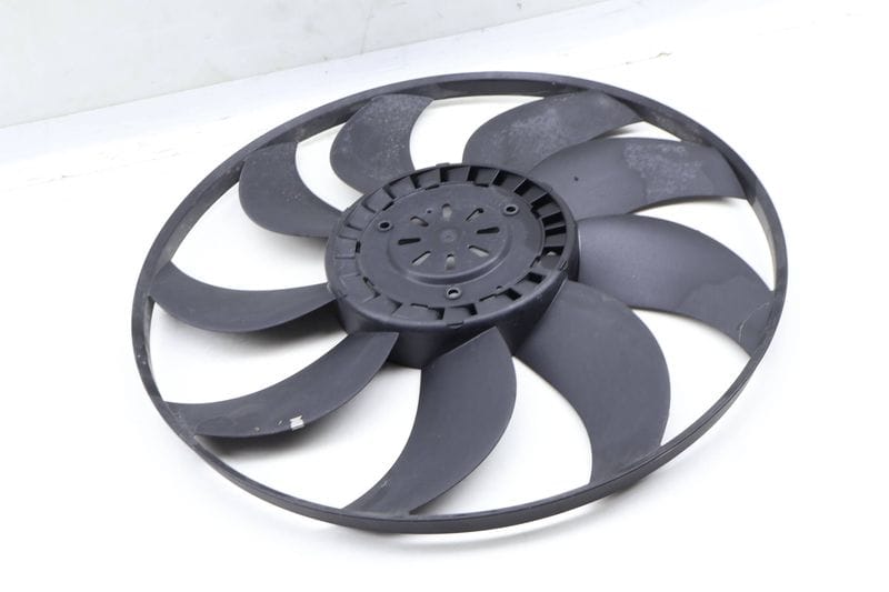 Electric Cooling Fan Blade 17427575564 — Used (SKU 635095)