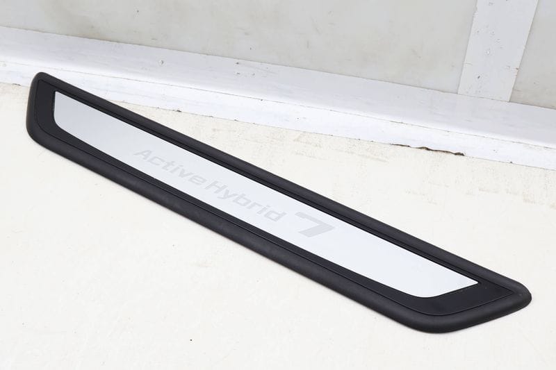 Door Sill / Scuff Panel Plate (ACTIVEHYBRID 7) 51477260551 — Used (SKU 635011)