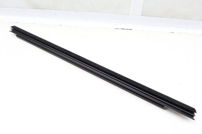 Door Seal / Weather Stripping (INNER) 51337178004 — Used (SKU 635014)
