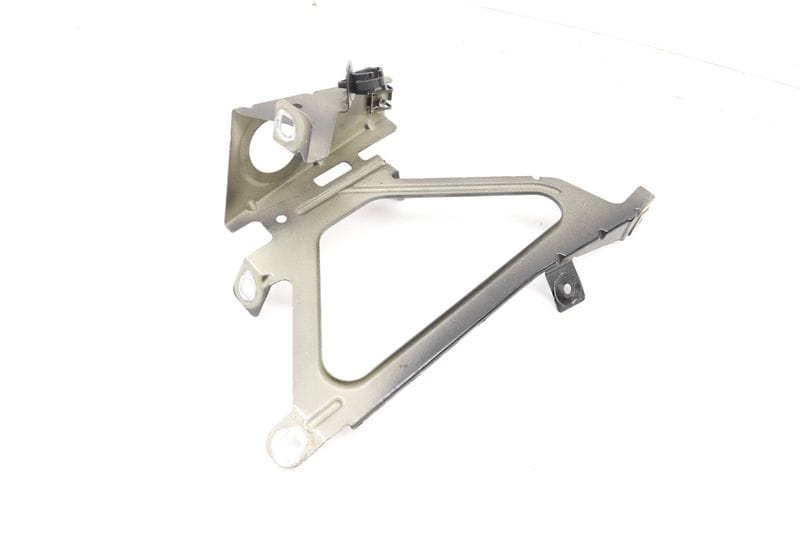 Fender Mount / Bracket 41357184180 — Used (SKU 348241)