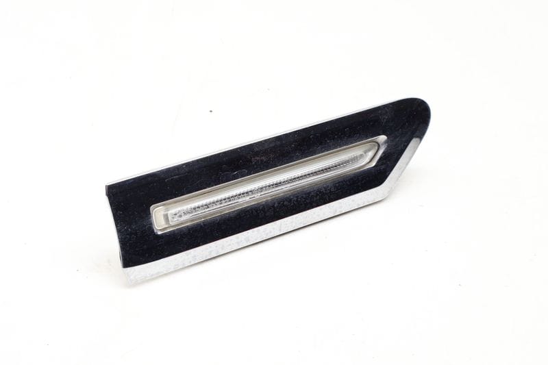 Turn Signal Light 63137203372 — Used (SKU 635026)