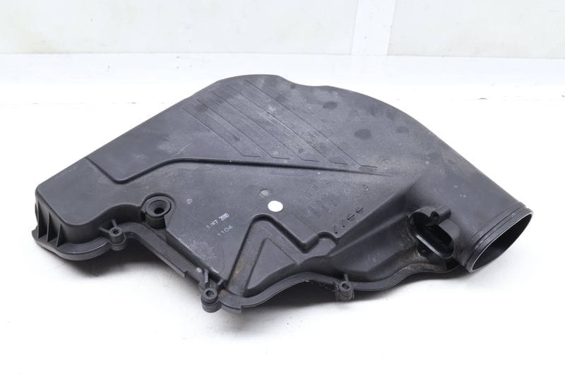 Engine Air Filter Box / Housing (UPPER HALF) 13717577464 — Used (SKU 635143)