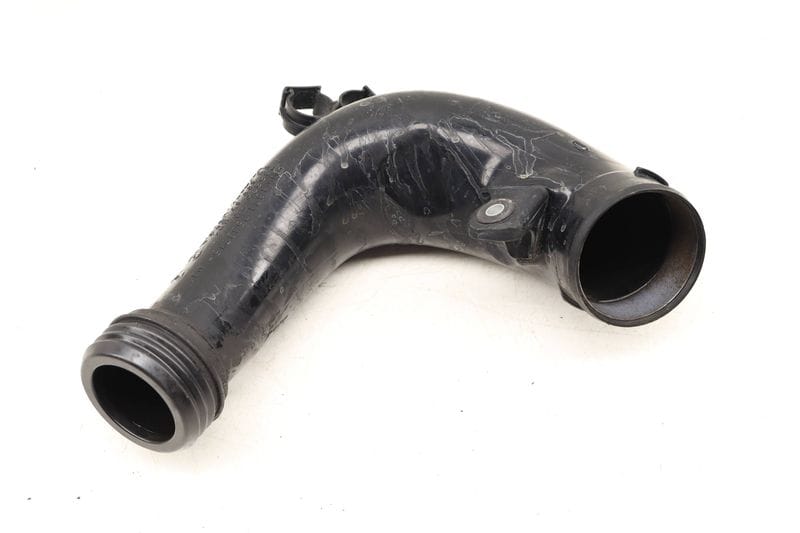 Air Intake Duct / Tube 13717583715 — Used (SKU 496929)