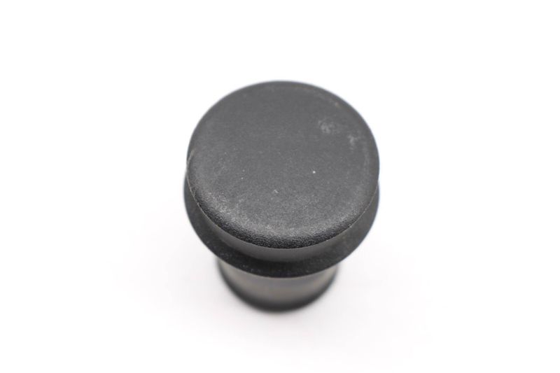 Cigarette Lighter Socket Plug 51168222183 — Used (SKU 448466)
