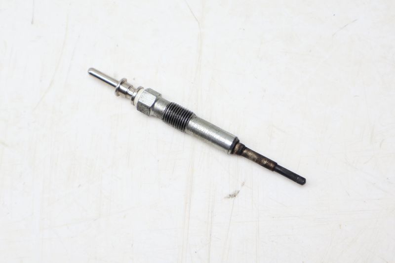 Diesel Glow Plug 12237807277 — Used (SKU 674036)
