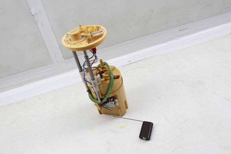 Diesel IN-Tank Fuel Pump Assembly 16117164315 — Used (SKU 674201)