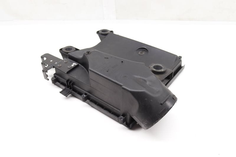 Engine Air Filter Housing / Box (LOWER) 13717583713 — Used (SKU 561819)