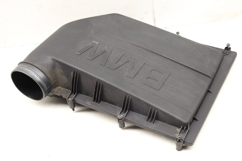 Engine Air Filter Housing / Box (UPPER) 13717583713 — Used (SKU 496888)