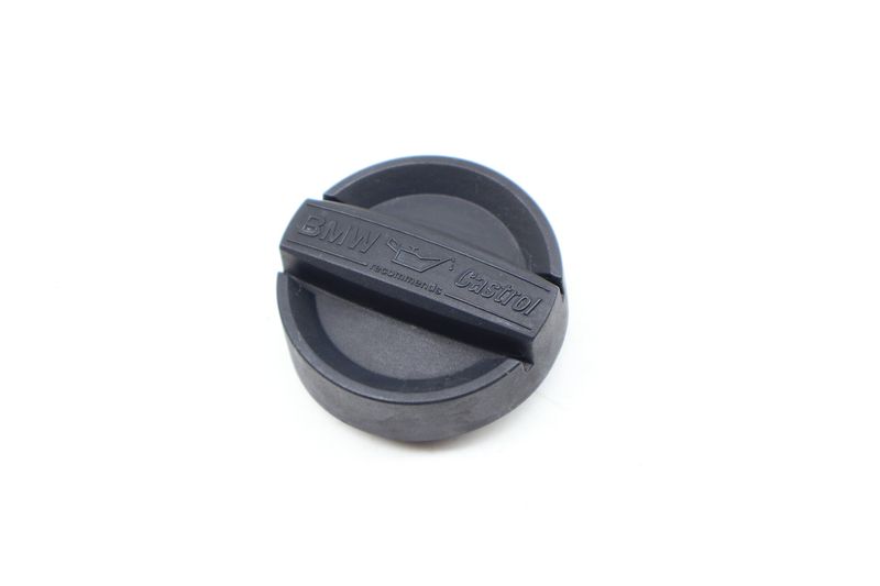 Engine Oil Cap 11128507153 — Used (SKU 674001)