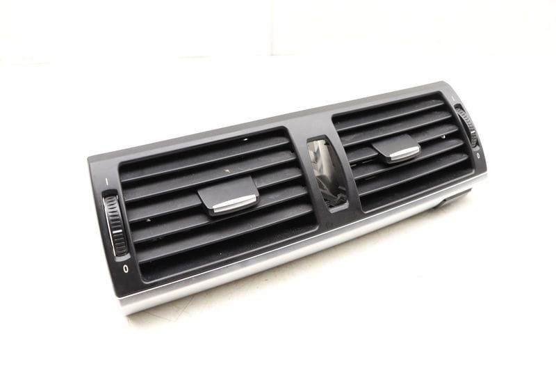 Center Dash Air Vent 64229210705 — Used (SKU 510371)