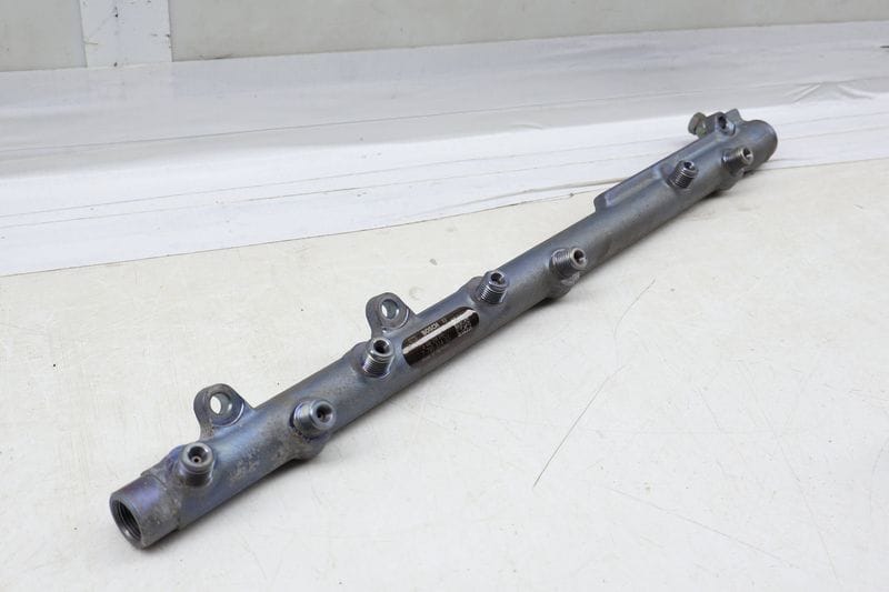 Fuel Rail 13537795514 — Used (SKU 674178)