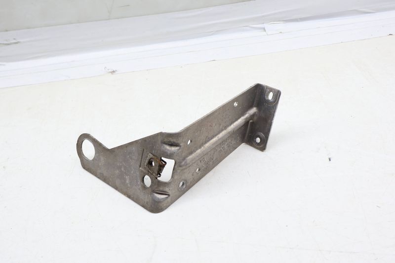 Engine Compartment Bracket 51717188835 — Used (SKU 674151)