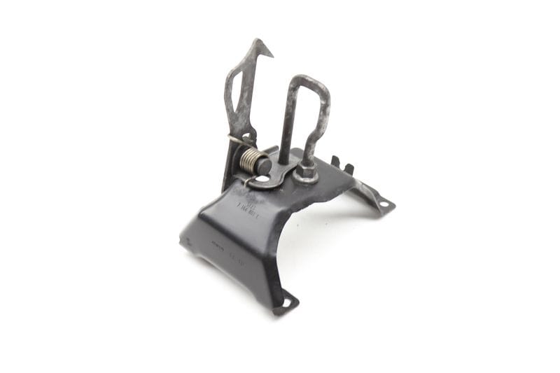 Upper Hood Latch 51237164801 — Used (SKU 561824)