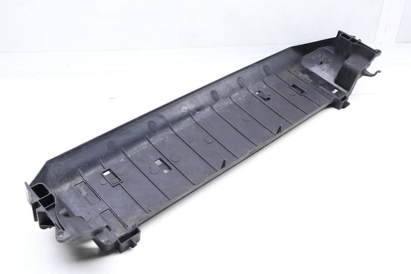 Lower Radiator Carrier Cover 17117795909 — Used (SKU 674219)