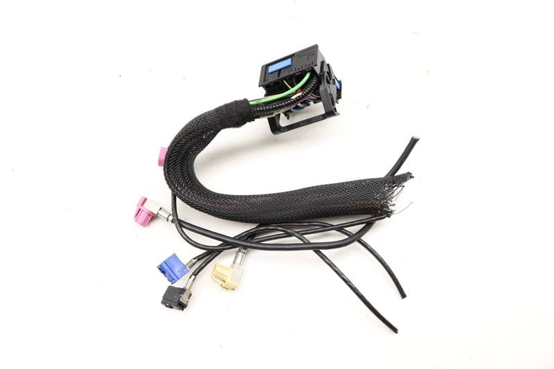 Radio / Stereo Infotainment Unit Wiring Connector Set — Used (SKU 452412)