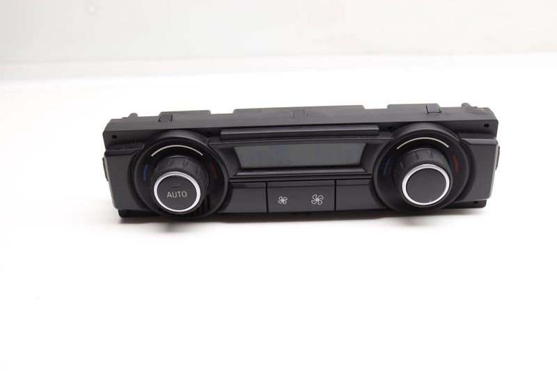 AC Climate Control / Temp Unit 64119215514 — Used (SKU 561650)