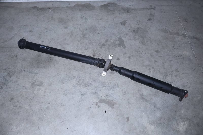 Driveshaft / Propeller Shaft 26107564398 — Used (SKU 674305)