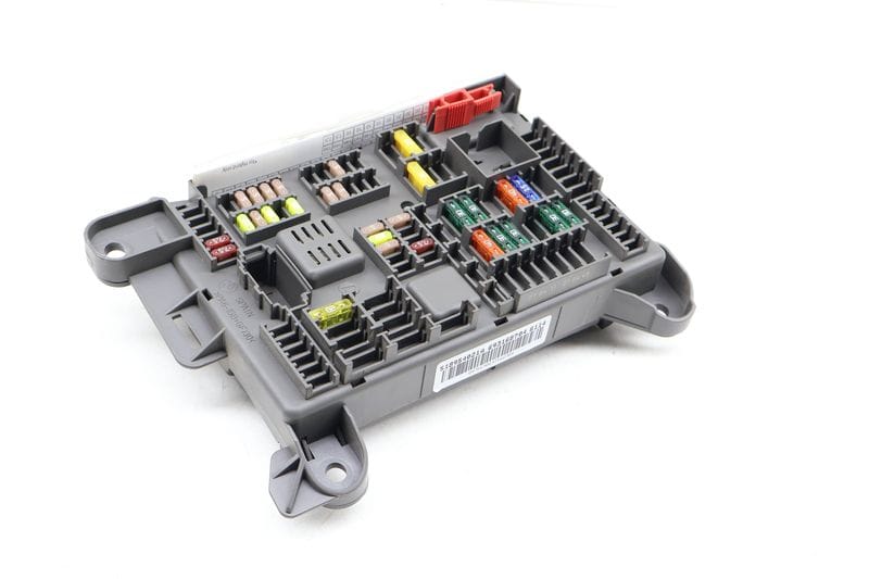 Fuse / Relay Box 61146931687 — Used (SKU 673974)
