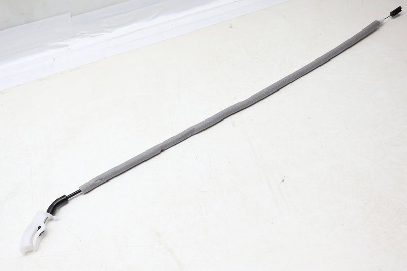 Interior Door Handle Cable 51227137107 — Used (SKU 674071)