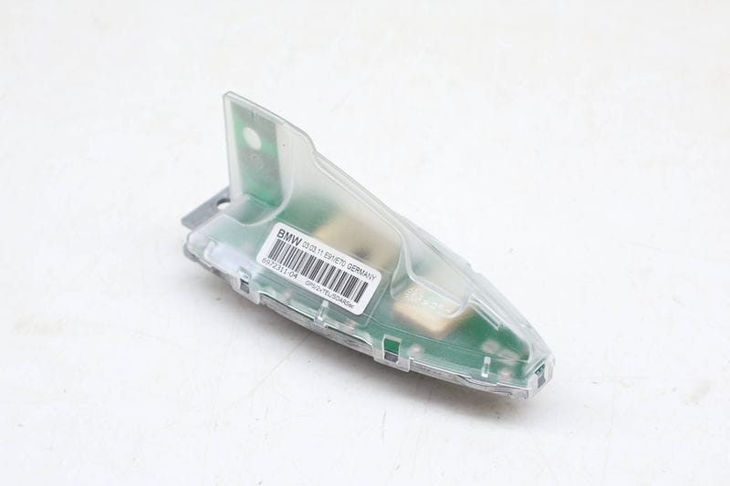 Shark Fin / Roof Antenna 65206972311 — Used (SKU 673931)