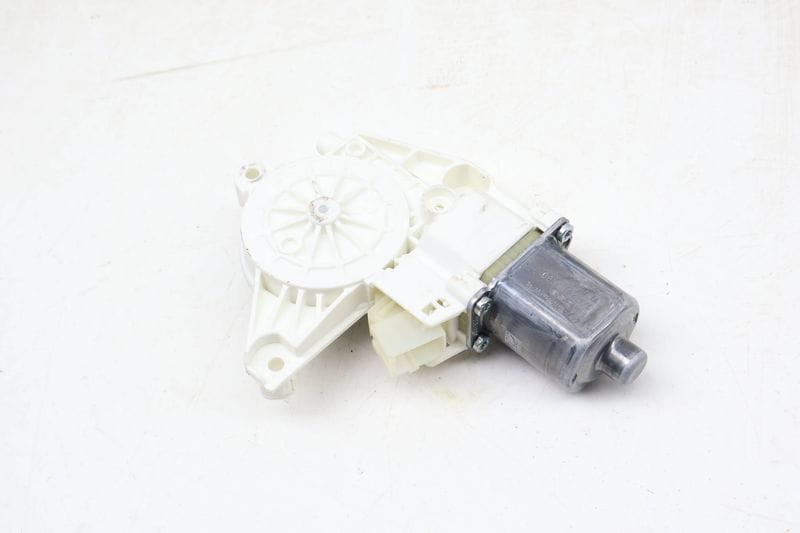 Power Window Motor 2048200242 — Used (SKU 691255)