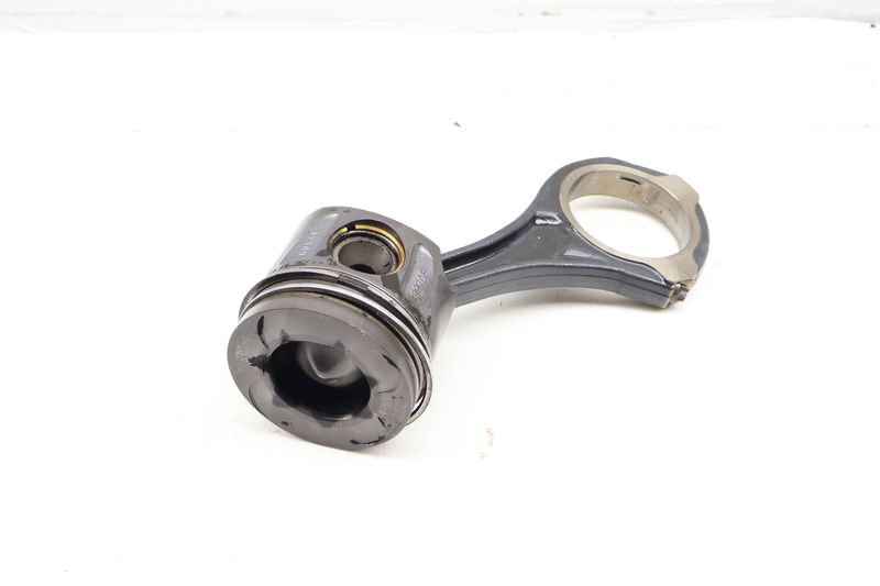 Piston w/ Connecting Rod 6420308117 — Used (SKU 691326)