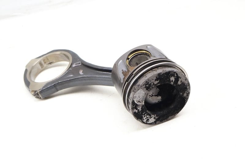 Piston w/ Connecting Rod 6420308017 — Used (SKU 691331)