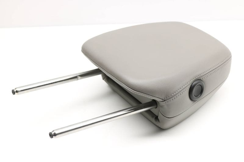 Seat Headrest / Head Rest 7P5881901P — Used (SKU 378708)