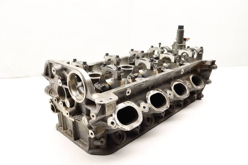 4.8L Engine Cylinder Head 94810401676 — Used (SKU 432522)