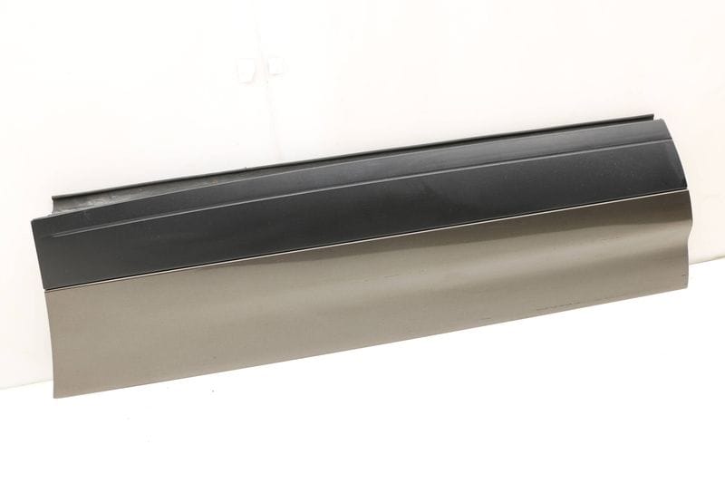 Lower Door Molding / Blade 7P5837787G — Used (SKU 418217)